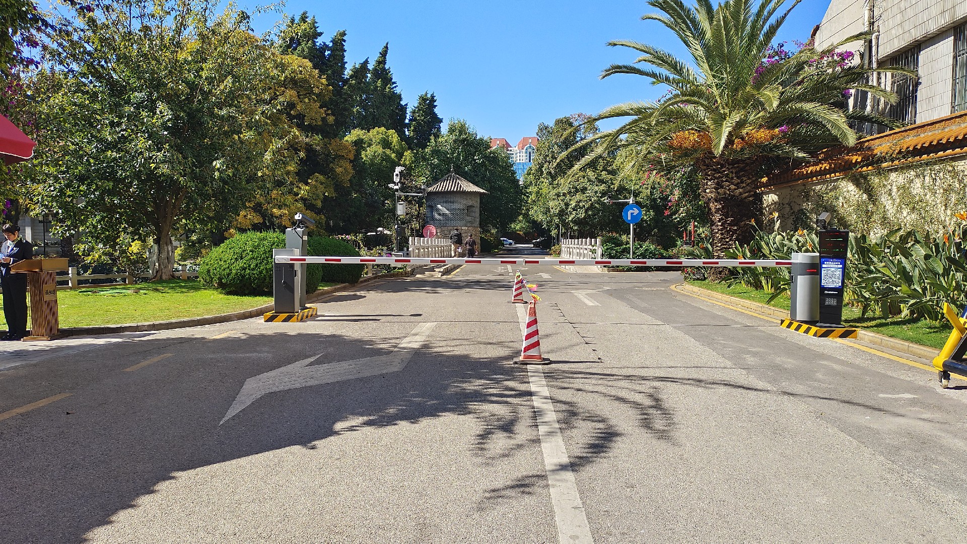 云南震庄迎宾馆车牌识别系统